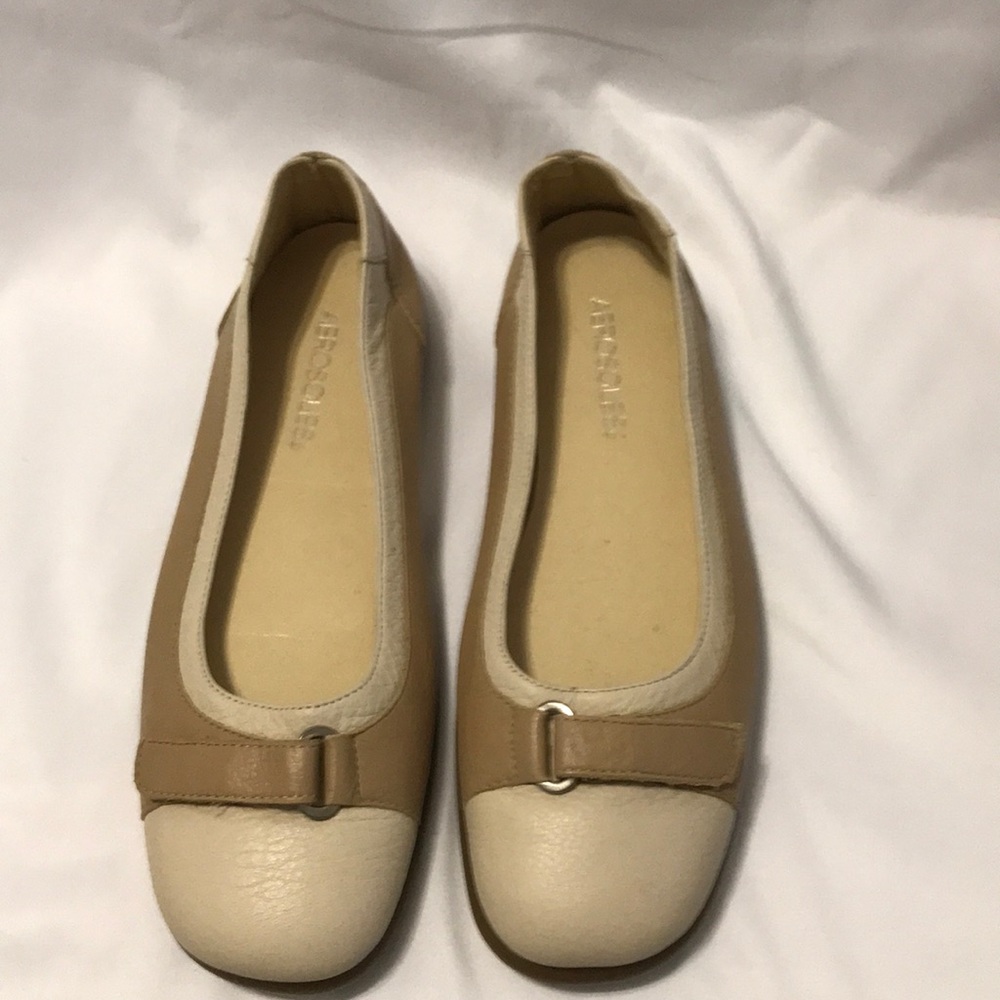 Women’s Aerosoles slip on shoes